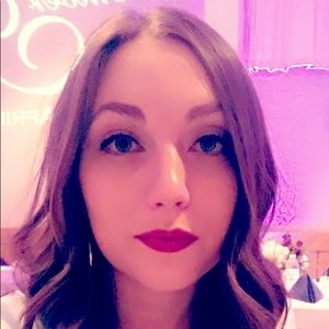 Meet your Posher, Olivia